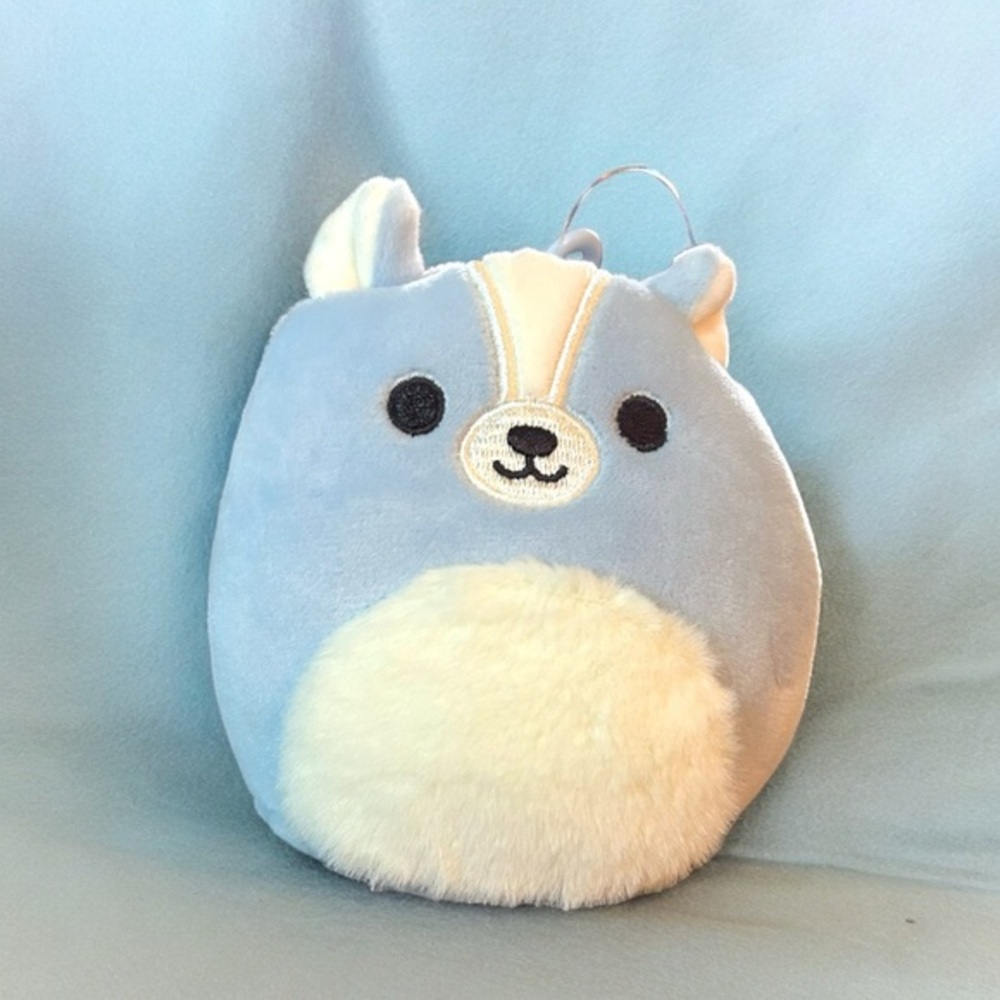 3.5-inch Sol the Blue Skunk Squishmallows Clip